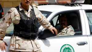 Apuñalan a un guardia del consulado francés en Arabia Saudita