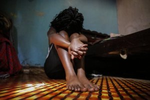 De la escuela a la calle, a prostituirse por un dólar: El drama de las adolescentes en Kenia por la pandemia