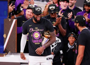 El “Rey” LeBron James y los Lakers a por el trono histórico de la NBA