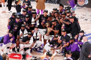 LeBron y Davis conquistaron el ansiado título de los Lakers en honor a Kobe Bryant