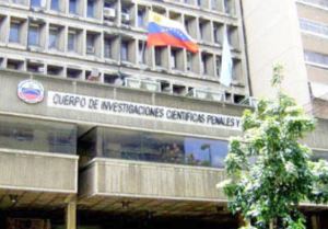 Atrapada por las cámaras: Doméstica robó más de 2 mil dólares y 5 mil euros a su empleadora en Caracas