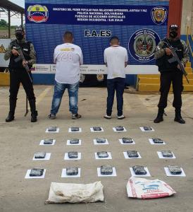 Detenidos dos sujetos en Zulia por transportar 20 panelas de droga en sacos (Fotos)