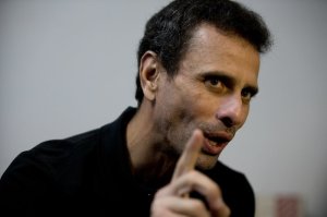 Henrique Capriles rechaza el embargo chavista a El Nacional: Los venezolanos tienen derecho a medios de comunicación libres