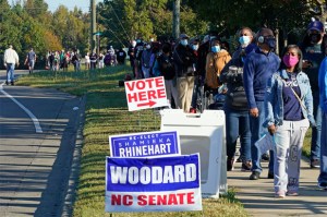 Corte Suprema permite la extensión del plazo de votación en Carolina del Norte