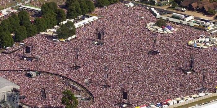 Oasis en Knebworth: El concierto "bíblico" de los 90 que marcó un antes y después de la banda