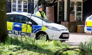 Conmoción en Gales: Mató y quemó el cadáver de un amigo al enterarse que era amante de su mujer