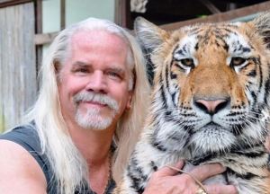 Acusan de tráfico y maltrato animal a un protagonista de la serie “Tiger King” de Netflix