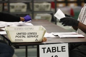Miles de boletas de votación enviadas por correo en Florida fueron rechazadas