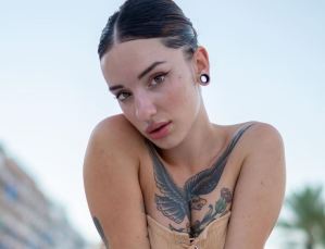 Vega Pérez, una tatuada DIVINA que se roba las miradas en plataformas digitales (FOTOS)
