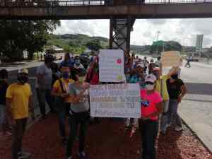 “No más sueldos de hambre”: Educadores en Guarenas salen a las calles para exigir mejores condiciones laborales #5Oct (FOTOS)