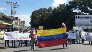 Docentes trujillanos protestaron exigiendo mejoras salariales en la ciudad de Valera #5Oct (FOTO)