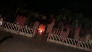 Alcaldía de El Socorro en Guárico fue incendiada durante la noche del #8Oct (FOTO)