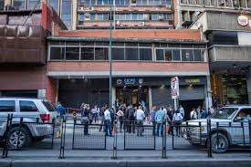Hombre privado de libertad intentó lanzarse del piso 9 de la sede del Cicpc, en la Urdaneta (Video)