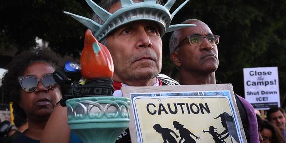 La Casa Blanca promete medidas contra los inmigrantes si Trump gana las elecciones
