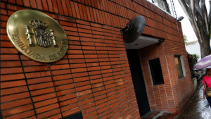 La Embajada de España en Caracas, pendiente del caso de Rocío San Miguel, detenida por supuesta traición en Venezuela