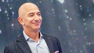 El truco que utilizó Jeff Bezos para que Amazon triunfara en sus primeros años