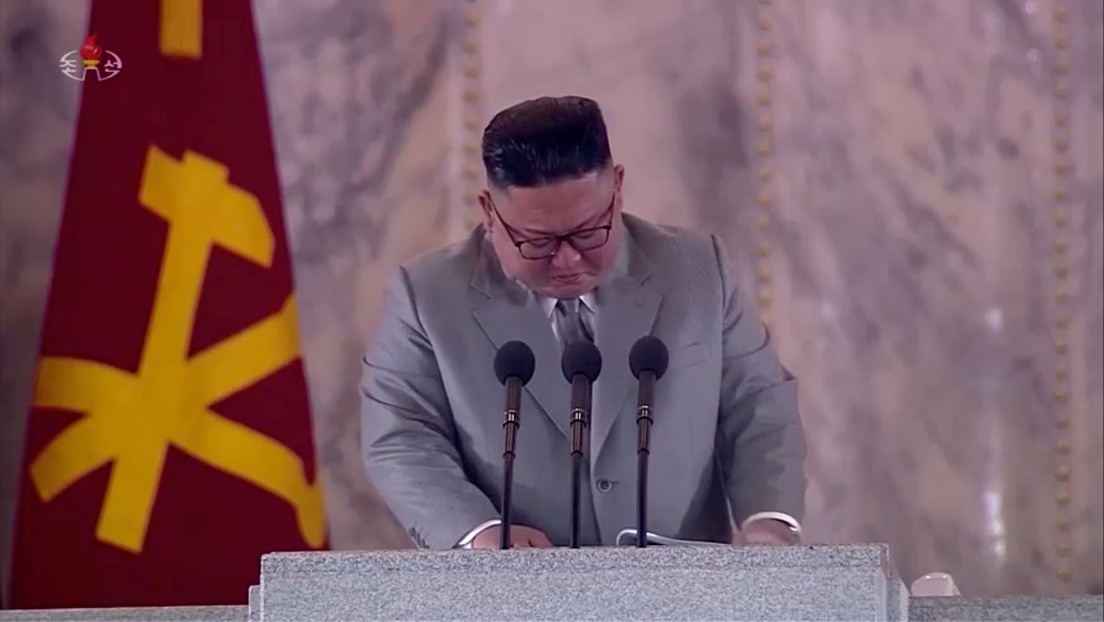 Digno de un Oscar, Kim Jong Un dejó escapar unas lágrimas durante un discurso en un desfile militar (VIDEO)
