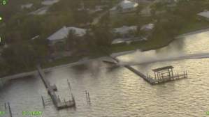 Una lancha sin capitán provocó destrozos en los muelles de Florida (VIDEO)