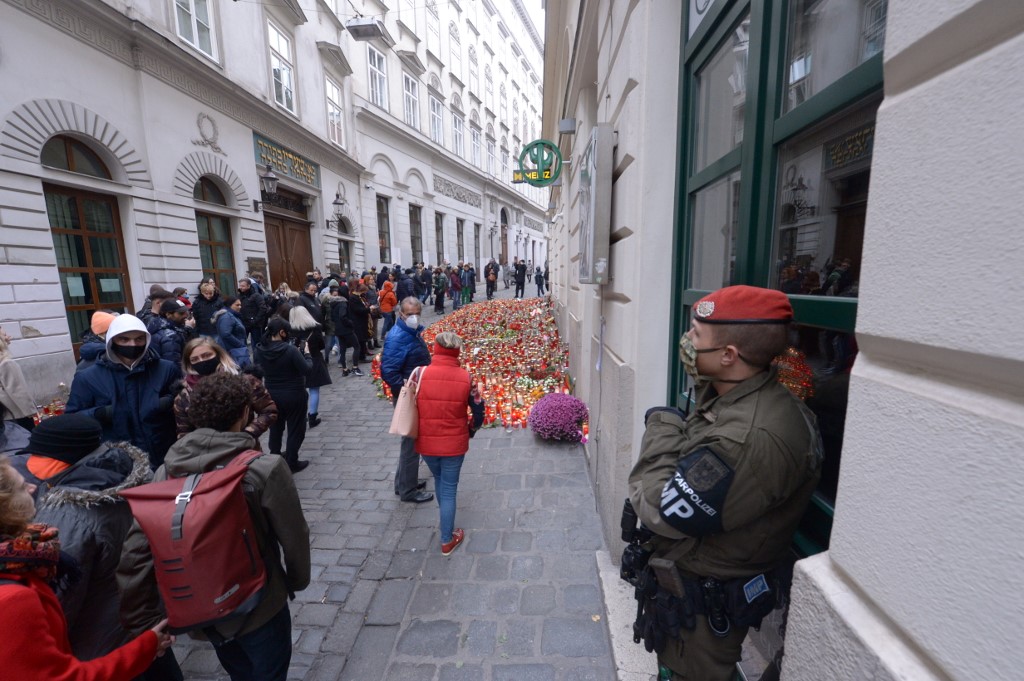 Policía austríaca efectúa más de 60 allanamientos por vínculos islamistas