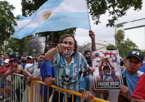 “No lo culpen por los contagios”, dice hija de Maradona por aumento de casos por Covid-19 en Buenos Aires