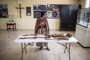 Los restos de una mujer que vivió hace 600 años maravillan a arqueólogos en Perú (Fotos)