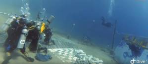 Un egipcio completó “el buceo más largo de la historia” tras pasar más de 145 horas bajo el mar