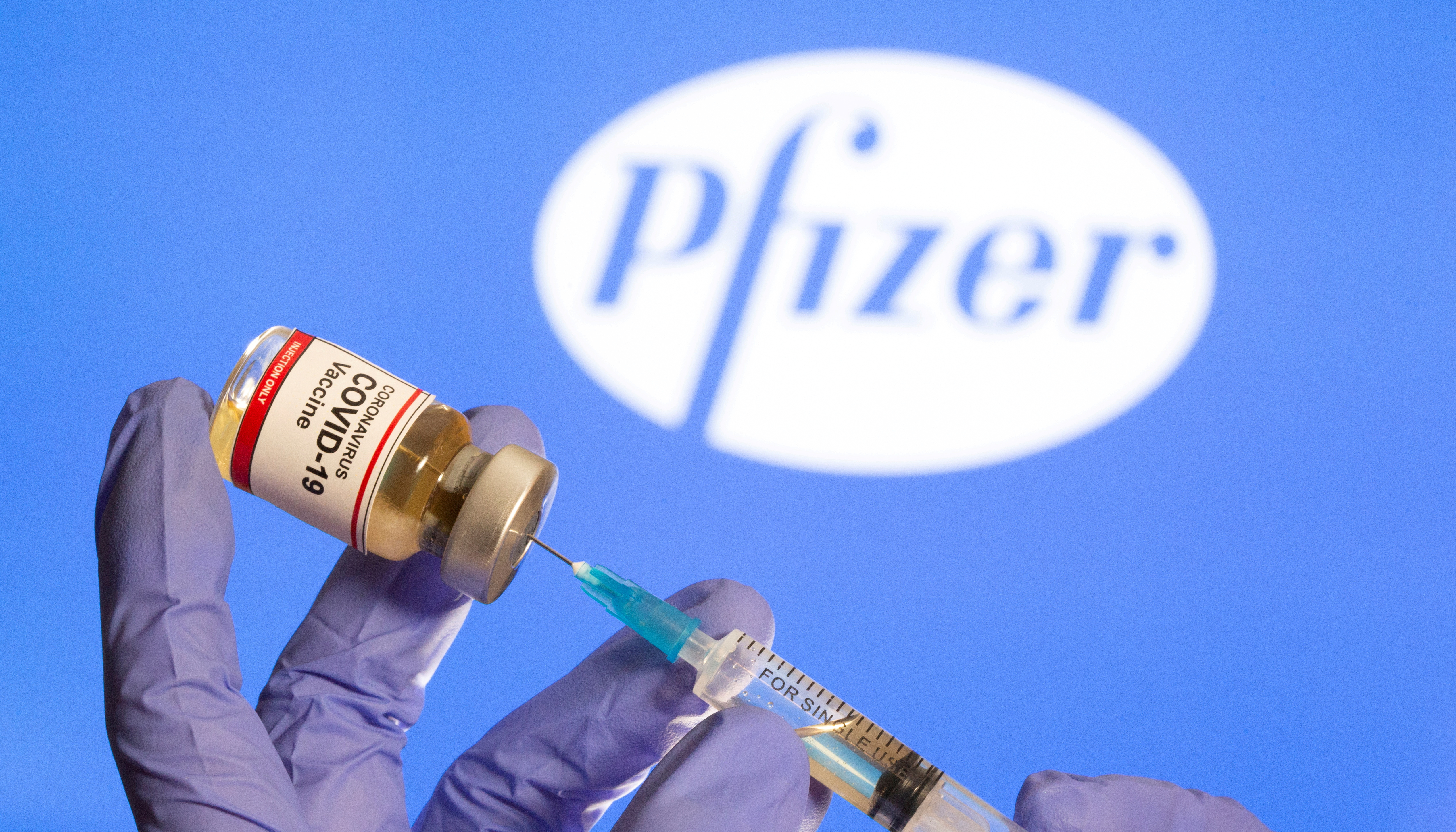 Comenzaron a llegar las primeras dosis de la vacuna de Pfizer a Estados Unidos