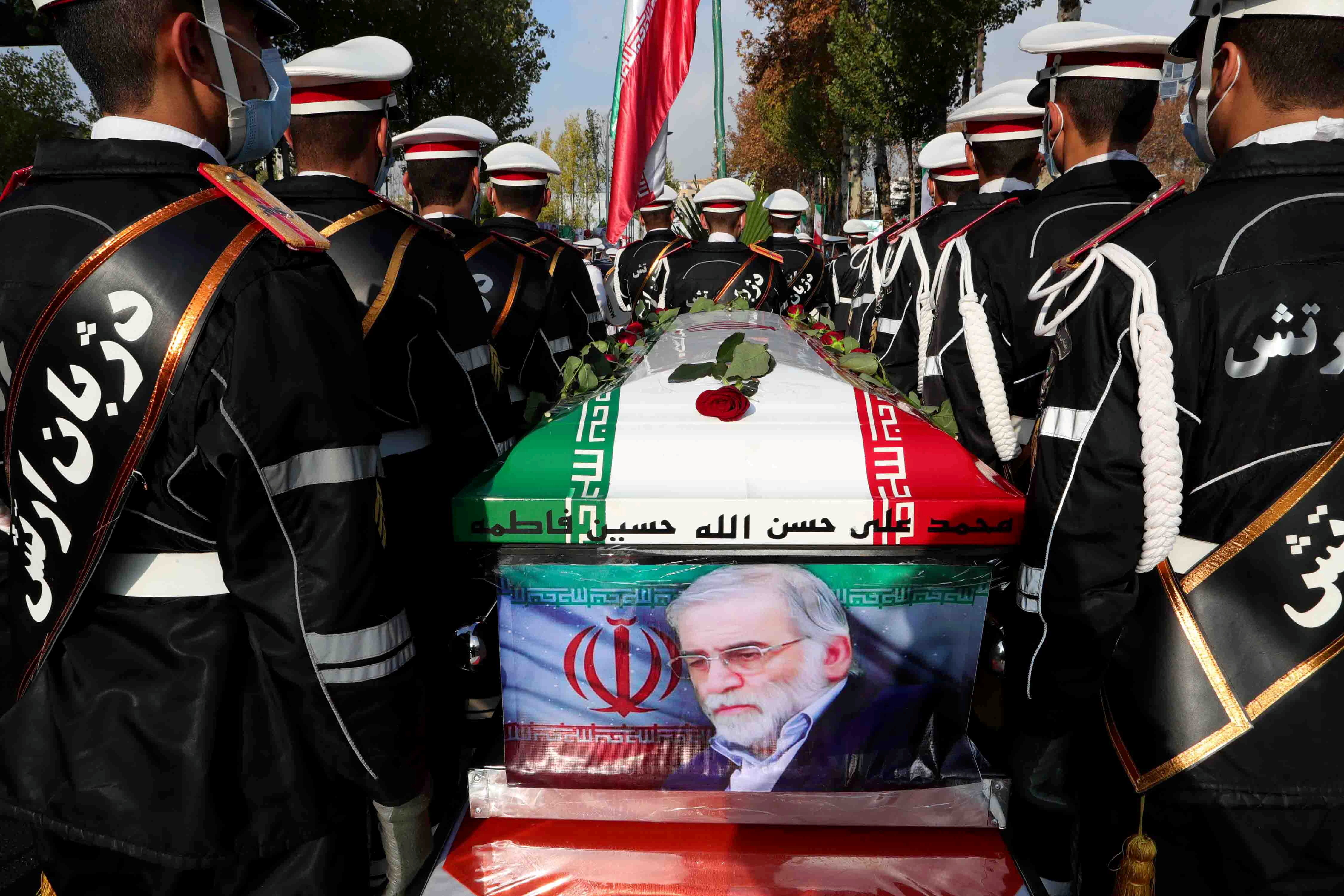 Irán entierra al científico asesinado y promete redoblar su trabajo