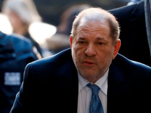 Harvey Weinstein niega acusaciones de agresión sexual en tribunal de Los Ángeles