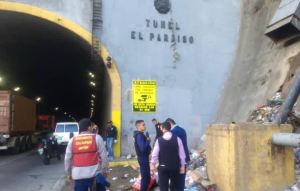 Hallaron dos cadáveres en la entrada del Túnel el Paraíso, sentido centro (Foto)