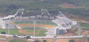Escombros de Maduro: Estadio de Béisbol La Ceiba, otra joya del deporte abandonada y saqueada (Fotos)