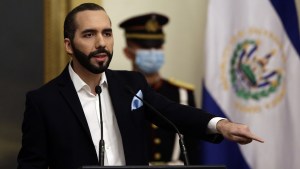 Bukele: El Salvador no reconoce al Gobierno golpista de Merino