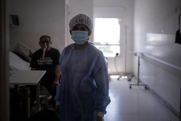 Colombia registró más de ocho mil contagios pero un descenso en la cifra de muertes