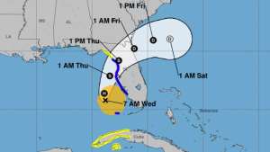 Eta se convierte nuevamente en huracán mientras avanza hacia la costa oeste de Florida