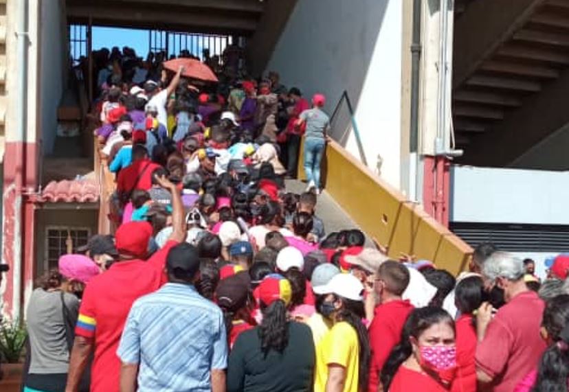 ¿Y el Covid-19? Diosdado apretujó a su militancia en el estadio Luis Aparicio de Maracaibo (FOTOS)