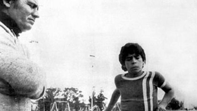 “Es un enano, si tiene 8 años, yo soy Gardel”: El relato en primera persona del “milagro” del “descubrimiento” de Diego Maradona