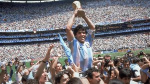 Números de la carrera futbolística de Diego Armando Maradona: Partidos, goles y títulos