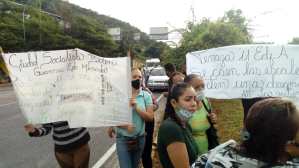 Habitantes de misión vivienda en Guarenas viven aterrados: Los edificios están cediendo #26Nov (FOTOS)