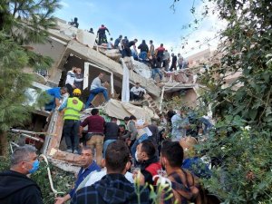 Suben a 114 las víctimas del terremoto en Turquía