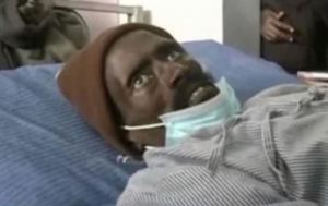 Iban a embalsamar a un hombre en Kenia y se dieron cuenta que no había muerto cuando lo pincharon