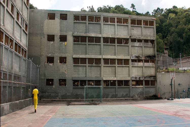 Tribunal de Caracas privó de libertad a hombre por posesión de explosivo