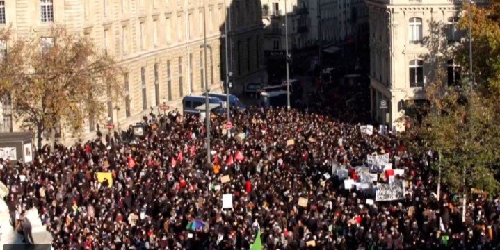 Graves incidentes entre la policía francesa y manifestantes que protestaban contra la nueva ley de seguridad