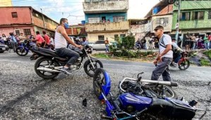 Las moto-piruetas, un deporte ilegal de los barrios de Caracas que sigue desafiando hasta la pandemia (VIDEO)