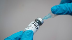 Maduro no cumplió con las “10 millones de pruebas” pero ahora promete vacunación masiva