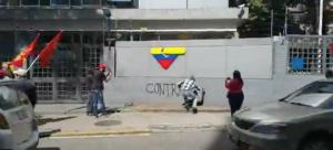 Simpatizantes de PCV grafitearon paredes en VTV para exigir “cese de la censura” (Fotos y videos)