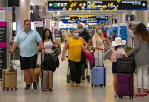 Aeropuertos de EEUU intentan volver a la normalidad tras jornada caótica
