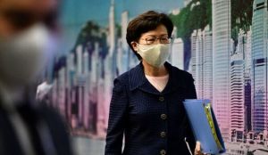 Jefa del ejecutivo de Hong Kong promete restablecer el “orden” en su discurso anual