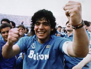 Maradona, Sueño Bendito: Entre memes y críticas se estrenó la serie del polémico astro argentino este #29Oct