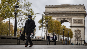 Vuelve la pesadilla de marzo: Europa se blinda con confinamientos en casa, toques de queda y cierres de bares