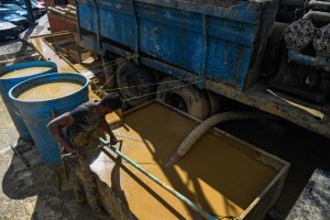 Perforar pozos de agua, un negocio creciente en una Caracas a secas (Fotos)
